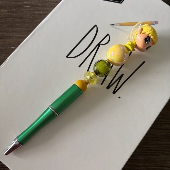 Disney Doorables: Tinker Bell Fairies: Tinkerbell handmade beaded pen - Picture 3 of 3
